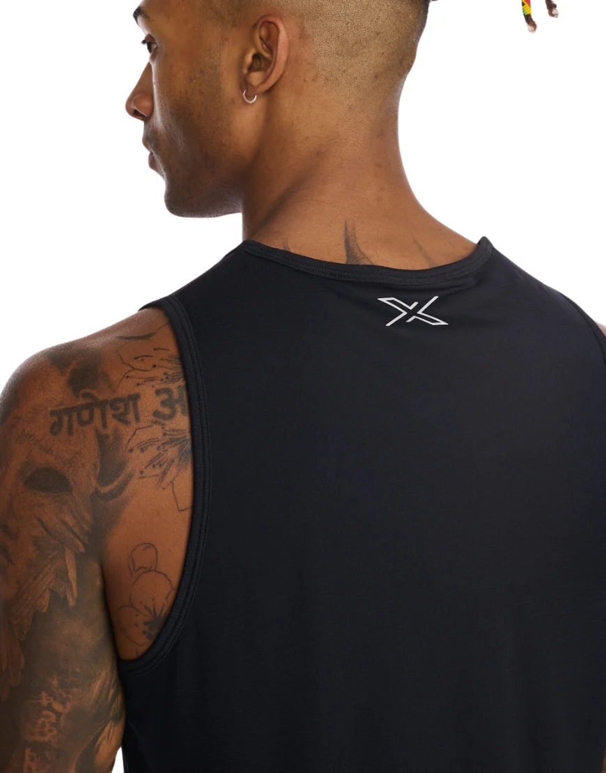 Men's 2XU Aero Running Tank Top :Black | Silver - Image 4