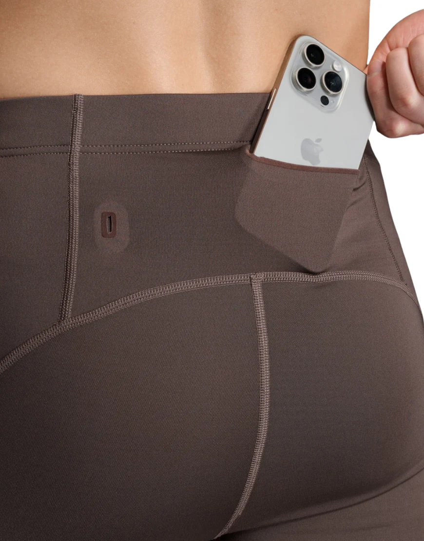 Men's 2XU Light Speed Compression Shorts :Raisin - Image 4