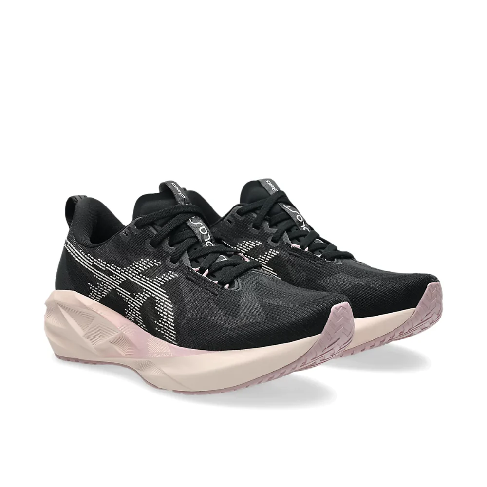 Novablast 5 Women's :Black | Pearl Pink - Image 2