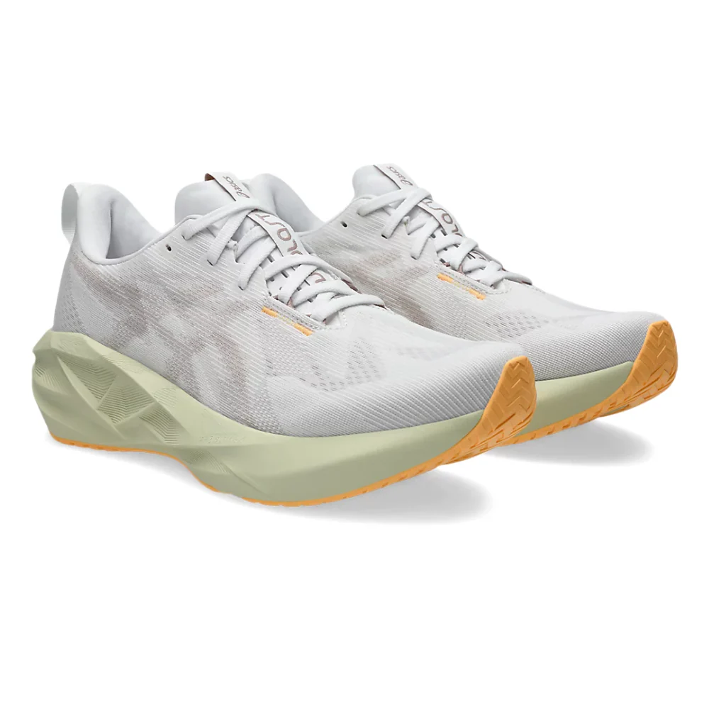 Novablast 5 Wide Men's :White | Fawn - Image 2
