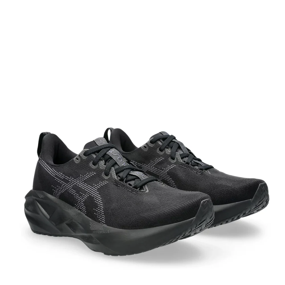 Novablast 5 Women's :Black | Carrier Grey - Image 2