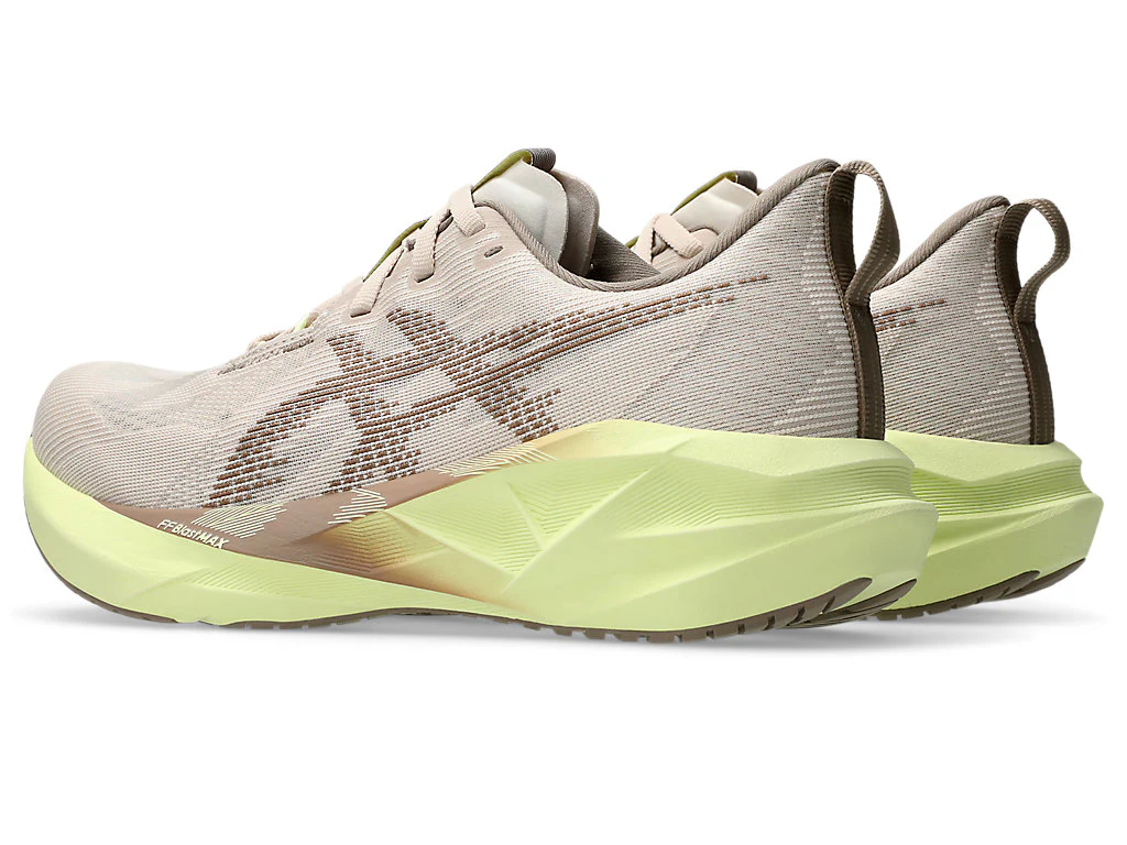 Novablast 5 Women's :Mineral Beige | Taupe Grey - Image 2
