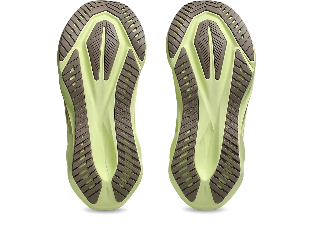 Novablast 5 Women's :Mineral Beige | Taupe Grey - Image 6