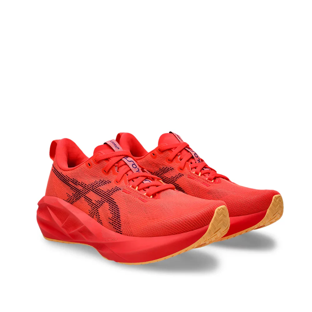 Novablast 5 Women's :Flash Red | Edo Purple - Image 2