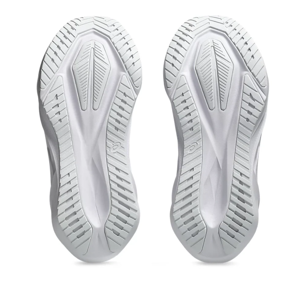 Novablast 5 Women's :White | Piedmont Grey - Image 5