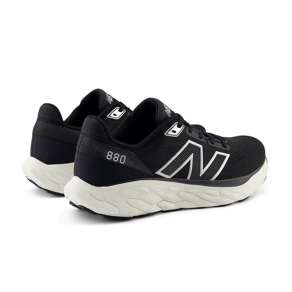 Fresh Foam X 880v14 (4E) Men's :Black | Sea Salt - Image 4