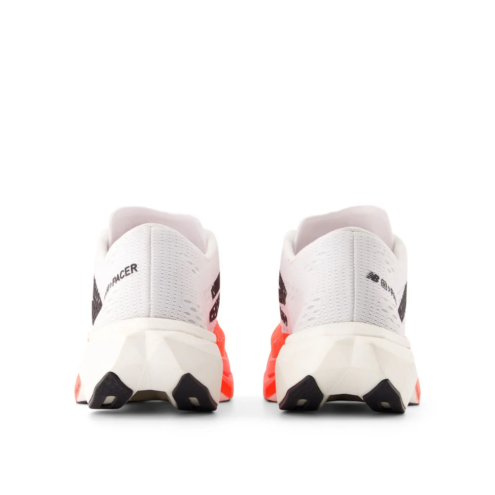 FuelCell SuperComp Pacer v2 (D) Men's :Urgent Red | White - Image 4