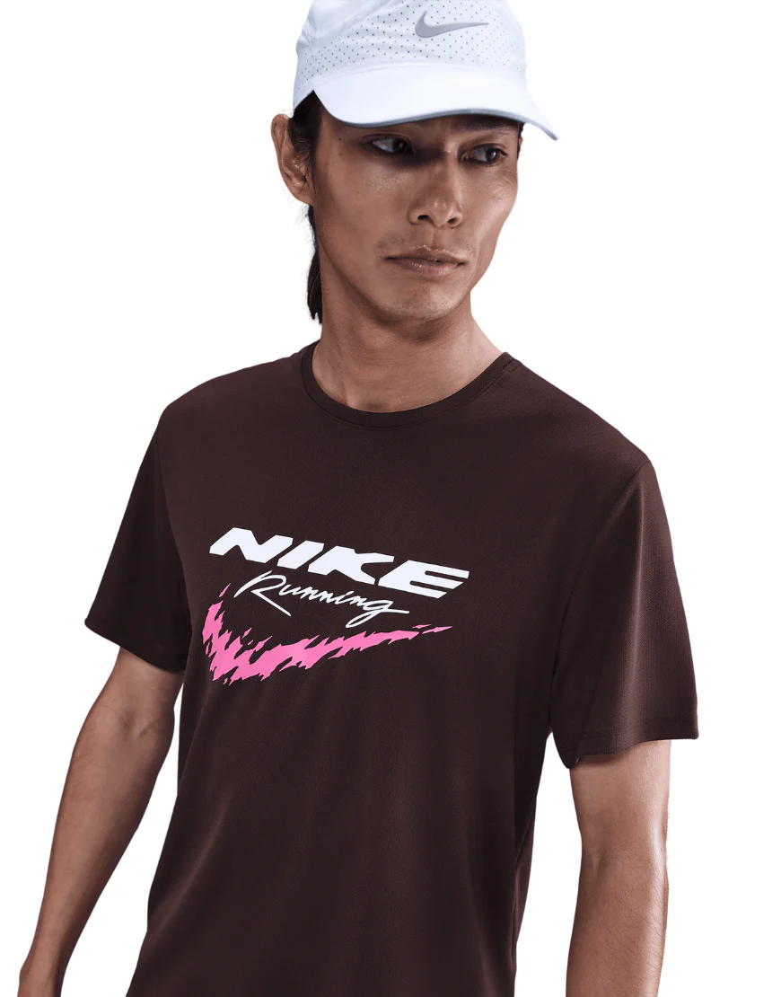 Men's Dri-FIT UV Running Miler Top :Burgundy Crush - Image 2