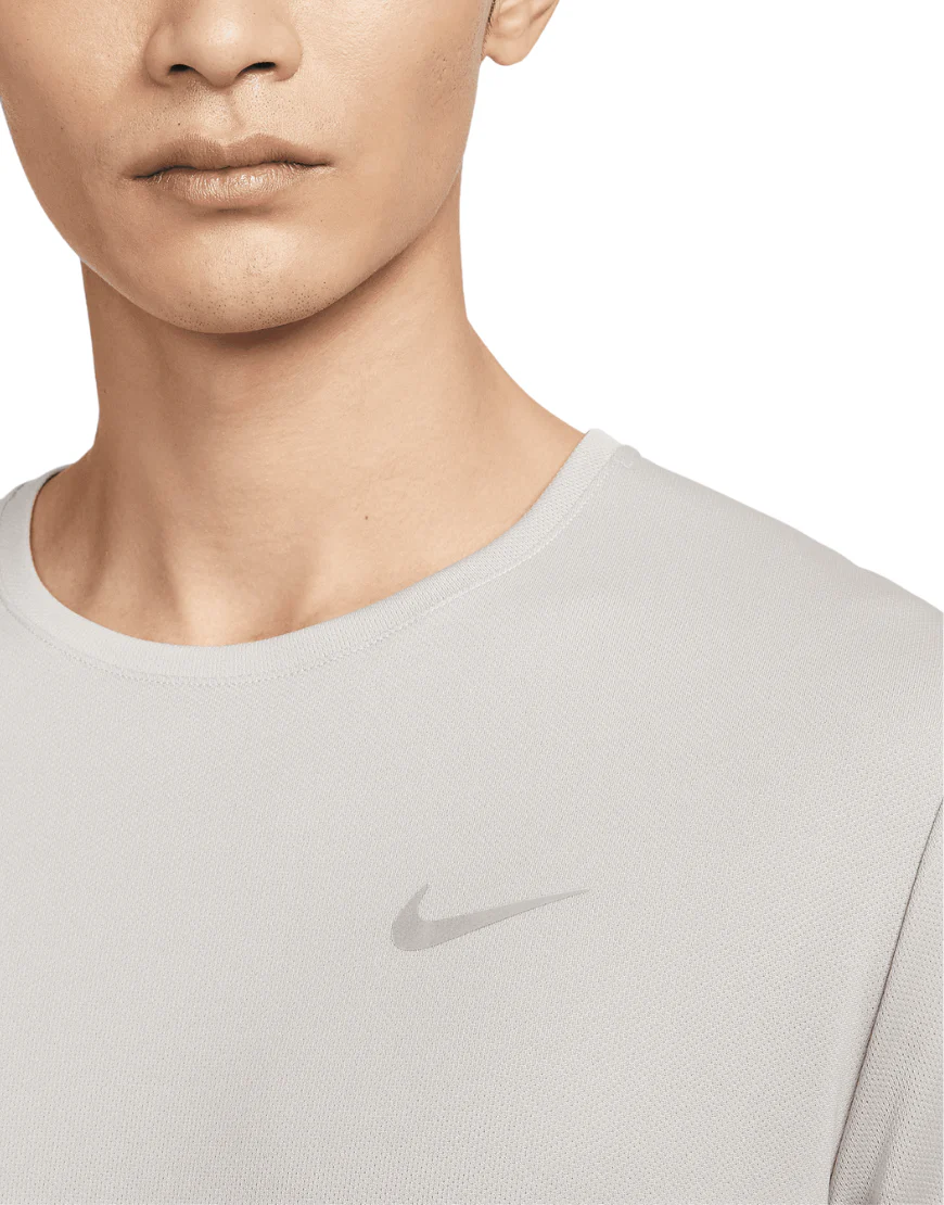 Men's Dri-FIT UV Miler Short-Sleeve Top :Moon Particle | Reflective Silver - Image 2