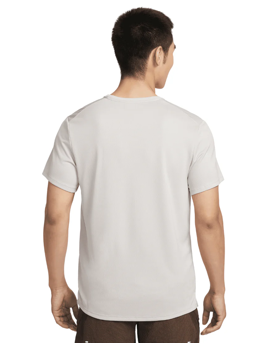 Men's Dri-FIT UV Miler Short-Sleeve Top :Moon Particle | Reflective Silver - Image 4