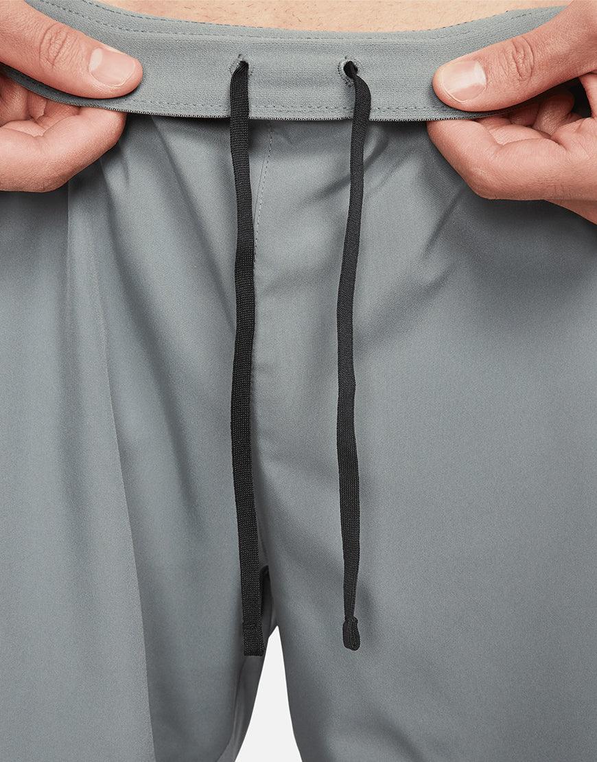 Men's DriFIT Challenger 7in Shorts :Smoke Grey - Image 3