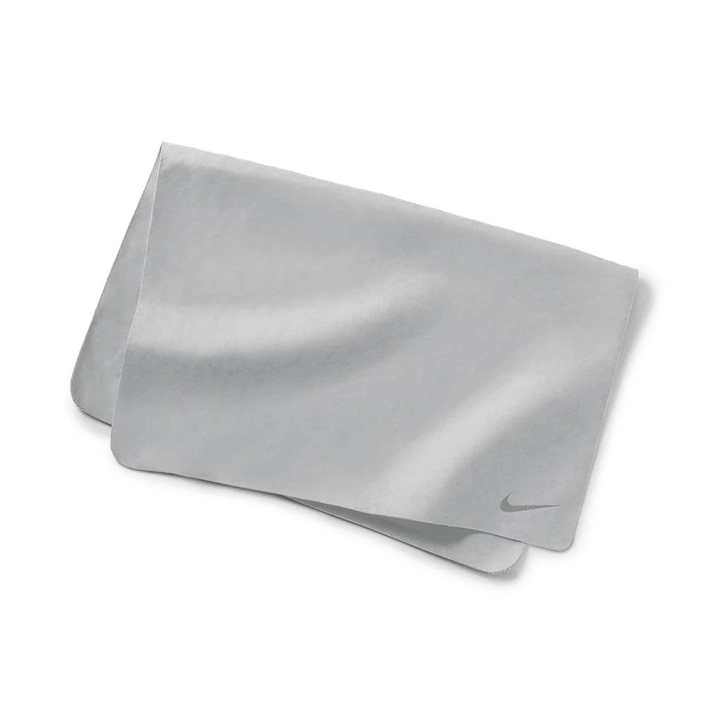 Nike Swim Large Swim Towel (2 Colours) - Image 2
