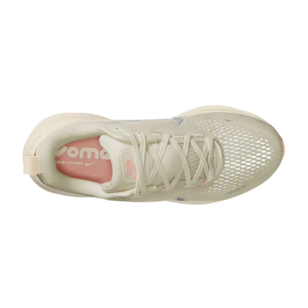 Vomero 18 Women's :Light Bone | Metallic Silver - Image 5