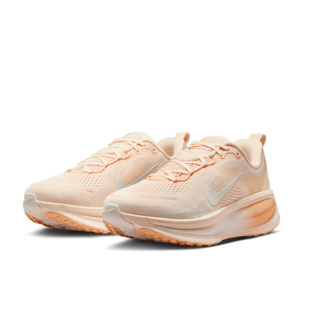 Vomero 18 Women's :Guava Ice | Orange Chalk - Image 2