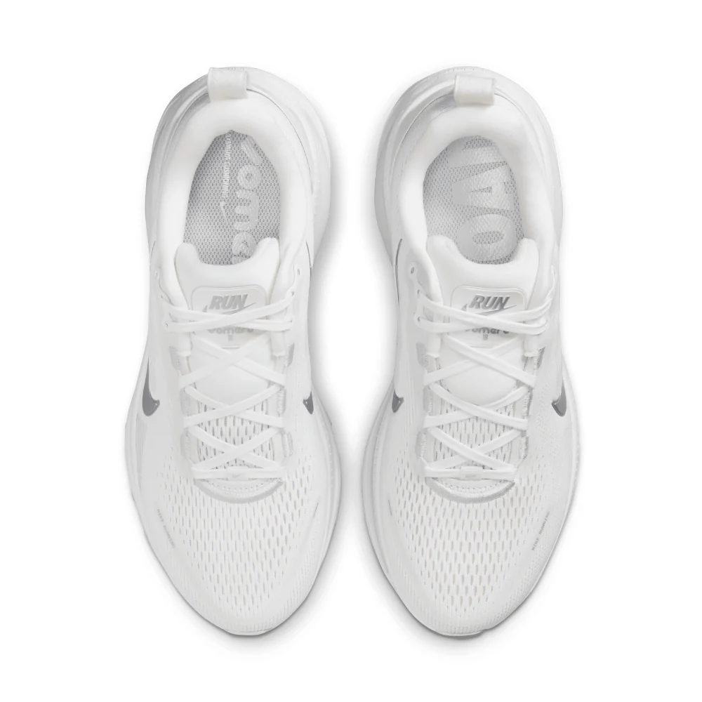 Vomero 18 Women's :White | Metallic Silver Photon Dust - Image 5