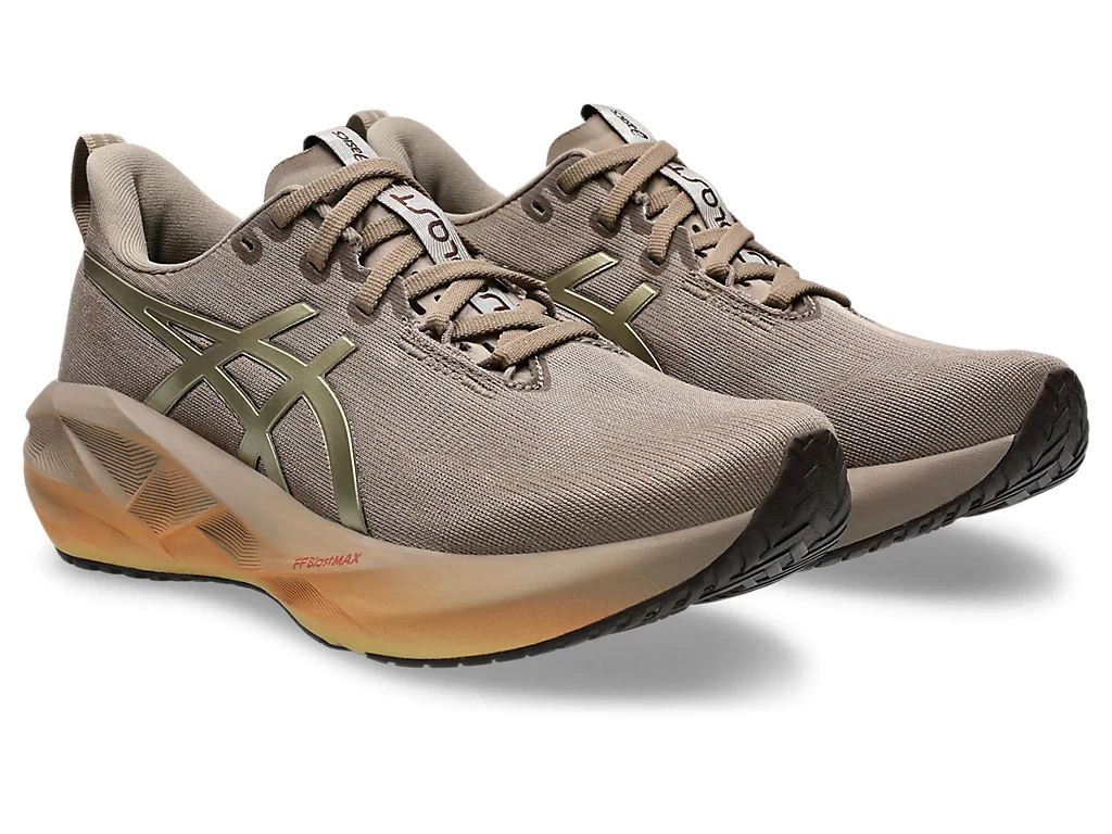 Novablast 5 Luxe Women's: Luxe | Taupe Grey - Image 3
