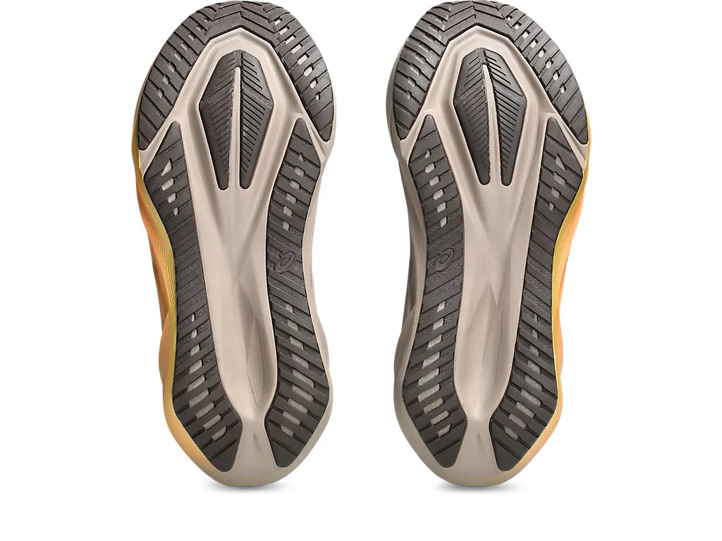 Novablast 5 Luxe Women's: Luxe | Taupe Grey - Image 6