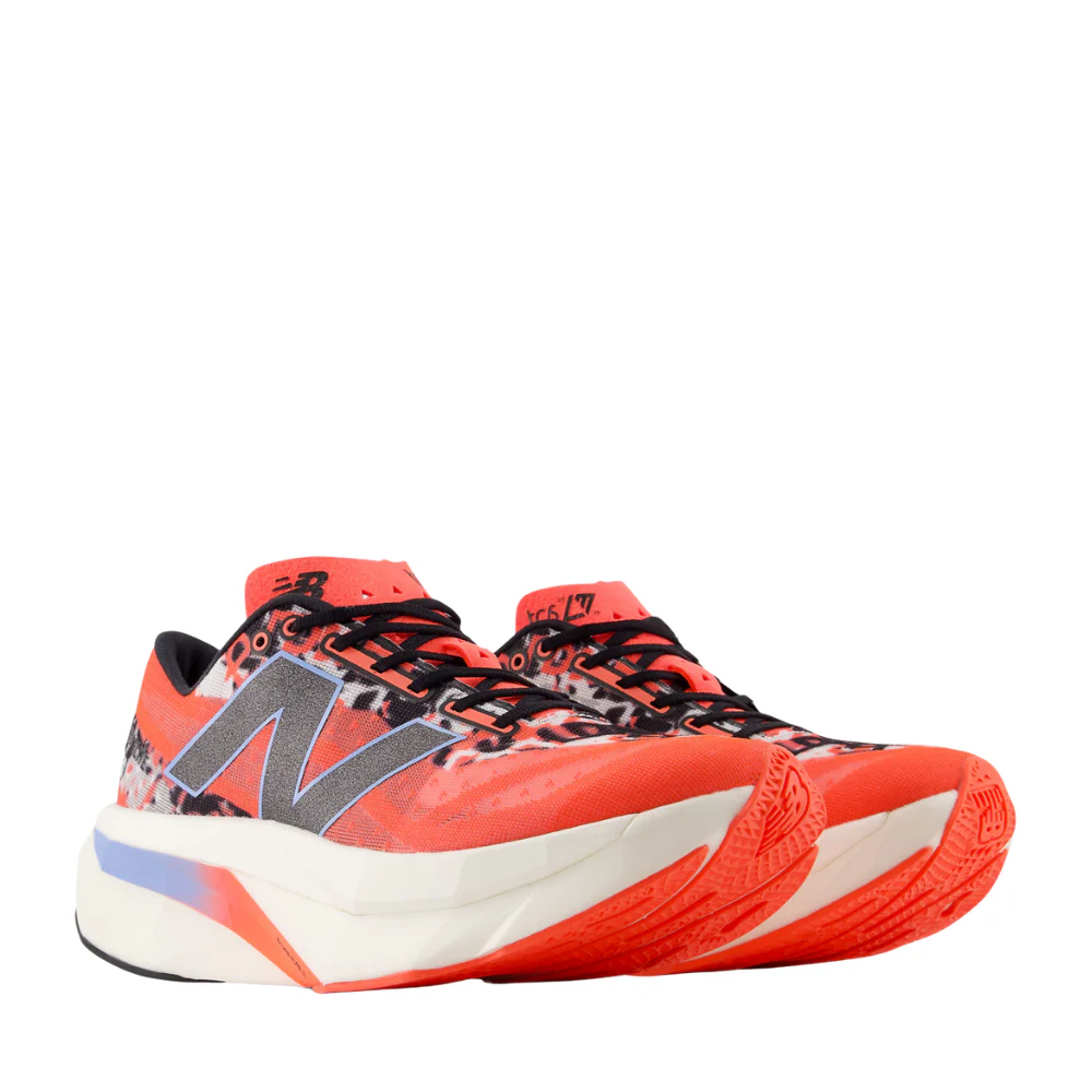 TCS London Marathon FuelCell SuperComp Elite v4 (B) Women's :Urgent Red | White - Image 2